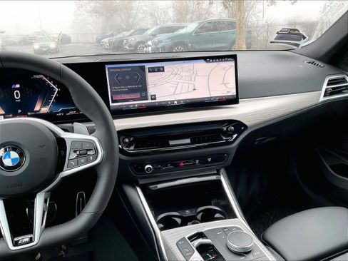 Used 2026 BMW 330i Sedan w/ M Sport Package image 9