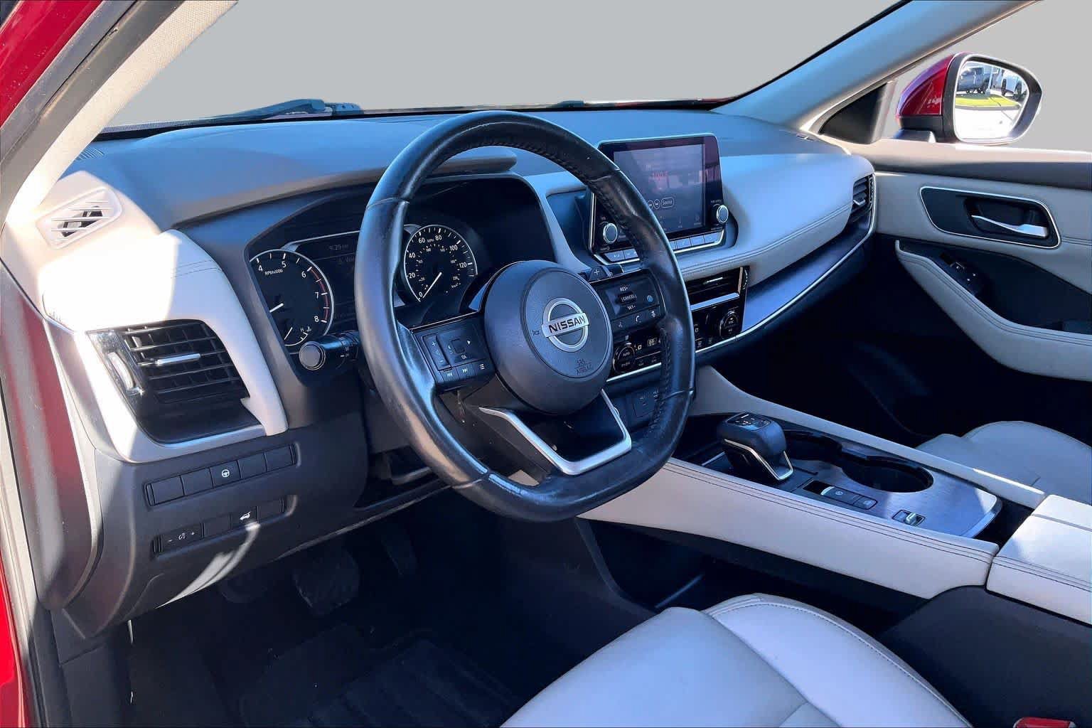 Used 2021 Nissan Rogue SL FWD image 16