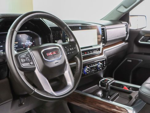 Used 2025 GMC Sierra 1500 Elevation w/ Elevation Premium Package image 25