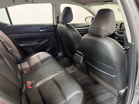 Used 2023 Nissan Altima 2.5 SR FWD image 14