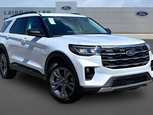 New 2026 Ford Explorer Active w/ Active Comfort Package AWD/4WD image 2