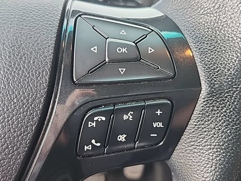 Used 2017 Ford Explorer XLT w/ Equipment Group 202A AWD/4WD image 14