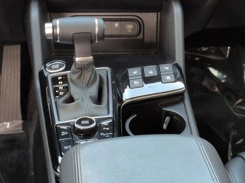 Used 2025 Kia Sportage SX FWD image 19