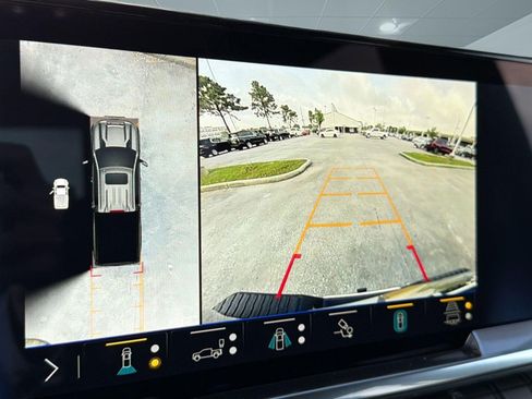 Used 2025 Chevrolet Silverado 2500 LT w/ Texas Edition image 26