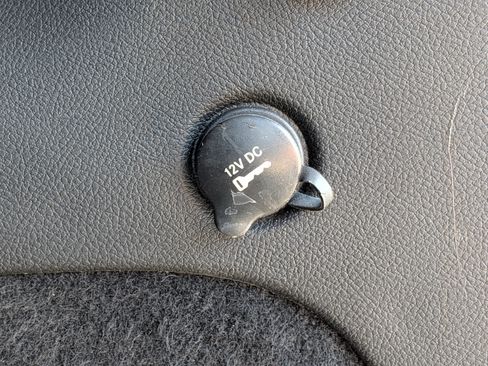 Used 2018 Jeep Grand Cherokee Altitude RWD image 15