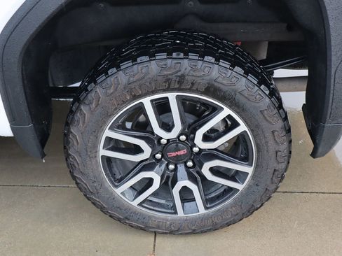 Used 2024 GMC Sierra 1500 AT4 w/ Technology Package image 13