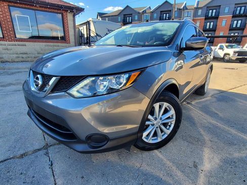 Used 2017 Nissan Rogue Sport SV image 3