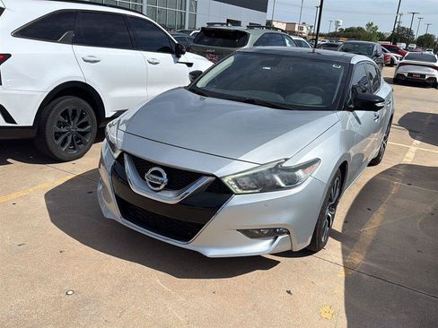 Used 2017 Nissan Maxima Platinum FWD image 2