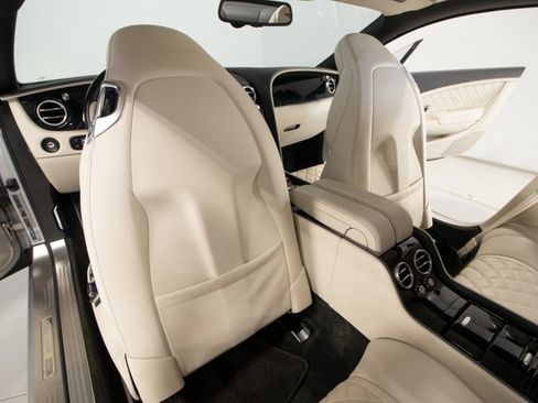 Used 2017 Bentley Continental GT image 38
