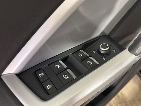 Used 2022 Audi Q3 2.0T Premium w/ Convenience Package image 21