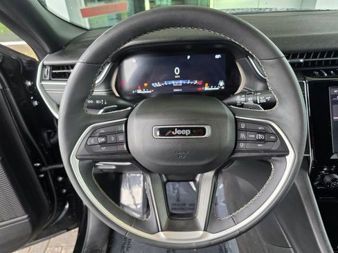 Used 2023 Jeep Grand Cherokee L Laredo AWD/4WD image 27