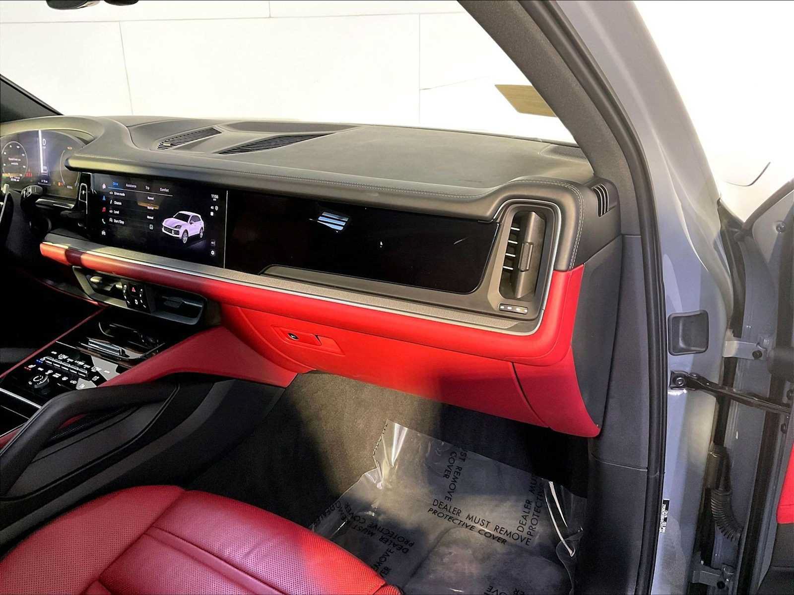 Certified 2024 Porsche Cayenne w/ Premium Package Plus (PFM) AWD/4WD image 22