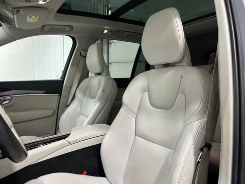 Used 2019 Volvo XC90 T6 Momentum w/ Advanced Package AWD/4WD image 25