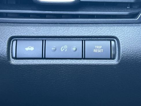 Used 2024 Nissan Altima 2.5 SV FWD image 31