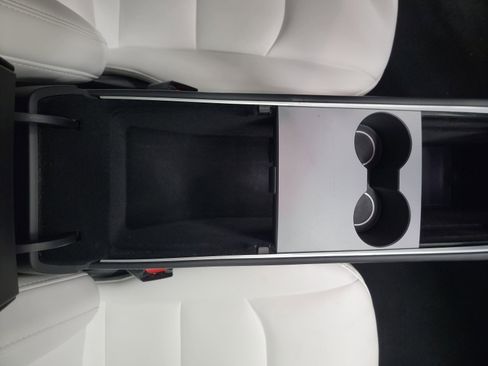 Used 2025 Tesla Model Y Long Range image 29