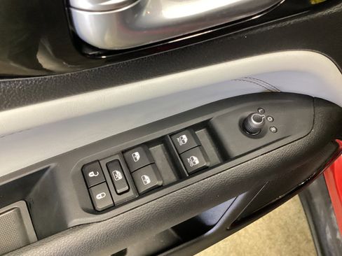 Used 2025 Jeep Compass Limited AWD/4WD image 13