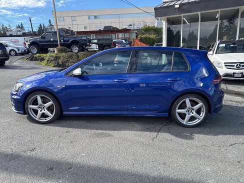 Used 2017 Volkswagen Golf R 4-Door image 2