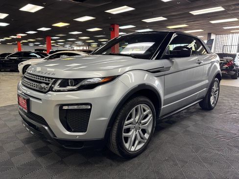 Used 2018 Land Rover Range Rover Evoque SE Dynamic image 10