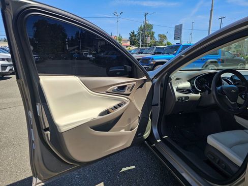Used 2024 Chevrolet Malibu LT FWD image 19
