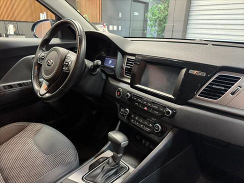 Used 2019 Kia Niro LX image 14