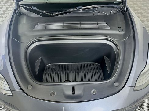 Used 2023 Tesla Model Y Long Range AWD/4WD image 32