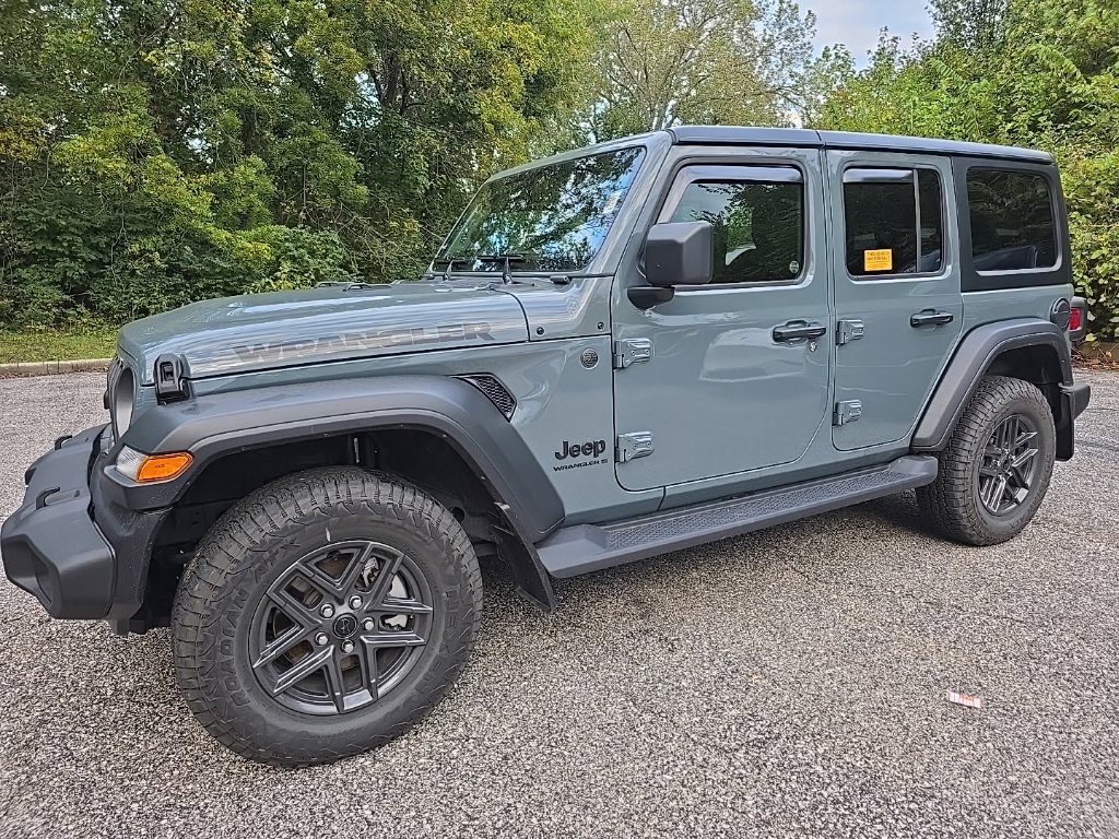 Used 2026 Jeep Wrangler Unlimited Sport AWD/4WD image 2