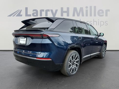 New 2025 Jeep Wagoneer S Limited w/ Comfort Package image 5