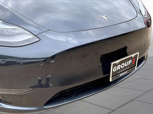 Used 2024 Tesla Model Y Long Range AWD/4WD image 29