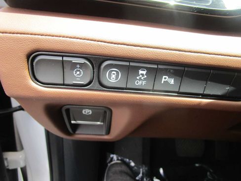 Certified 2024 Acura MDX SH-AWD w/ Technology Package image 16