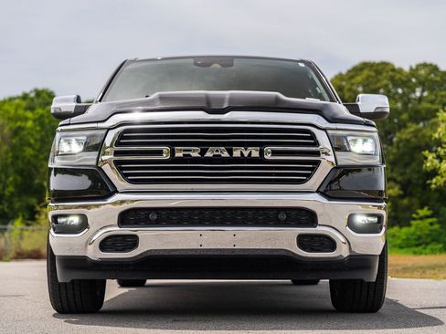 Used 2023 RAM 1500 Laramie AWD/4WD image 2