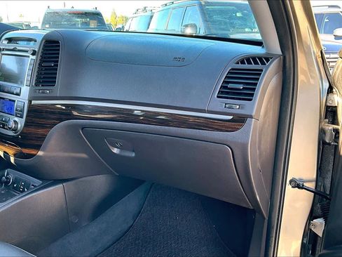 Used 2011 Hyundai Santa Fe Limited w/ Navigation Pkg 4 image 17