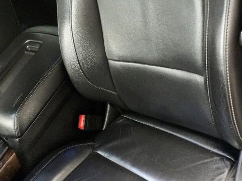 Used 2018 Chevrolet Suburban LT w/ Z71 Midnight Edition image 4