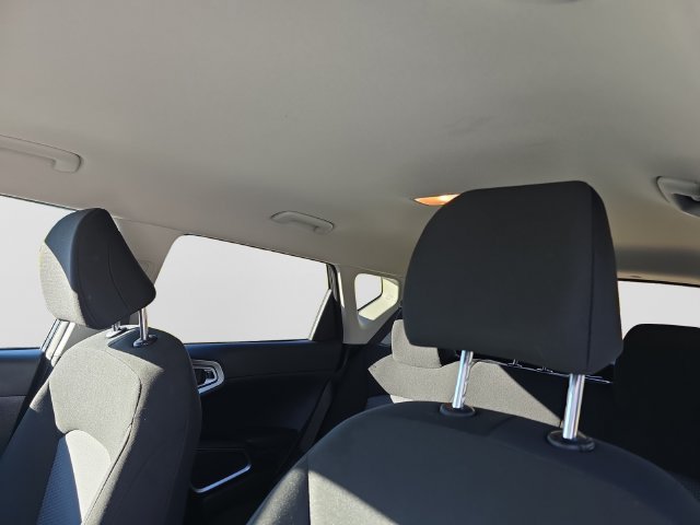 Used 2023 Kia Soul LX w/ LX Technology Package FWD image 12