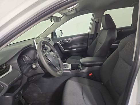 Used 2025 Toyota RAV4 XLE image 12