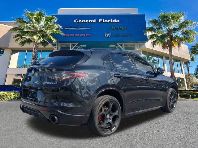 Used 2024 Alfa Romeo Stelvio Veloce AWD/4WD image 5