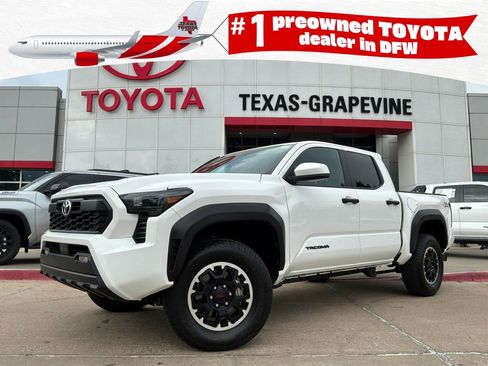 Used 2025 Toyota Tacoma TRD Off-Road image 1