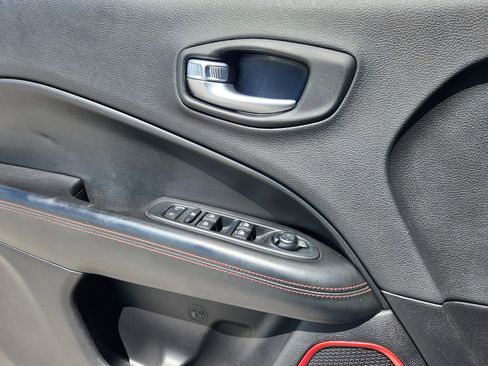 Used 2018 Jeep Compass Trailhawk w/ Safe & Security Group image 9