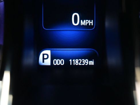 Used 2014 Toyota Avalon Limited w/ Technology Package FWD image 25