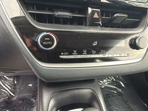 Used 2022 Toyota Corolla LE image 14