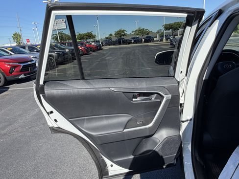 Used 2025 Toyota RAV4 XLE w/ Convenience Package AWD/4WD image 11