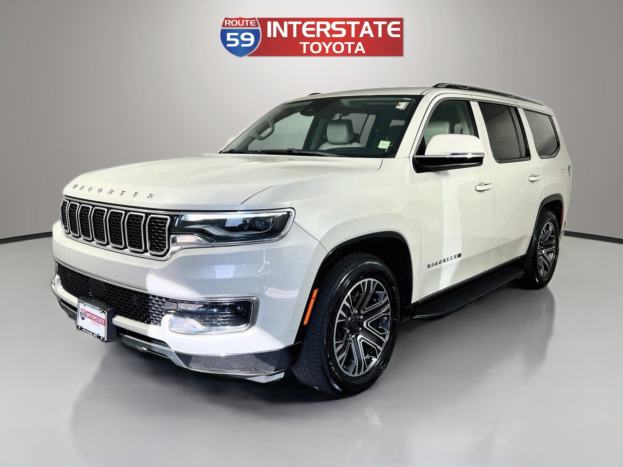 Used 2022 Jeep Wagoneer Series III w/ Rear Seat Video Group 1 AWD/4WD image 3