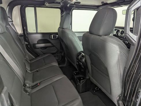 Used 2020 Jeep Gladiator Overland AWD/4WD image 20