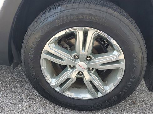 Used 2018 GMC Terrain SLE w/ Driver Convenience Package image 9