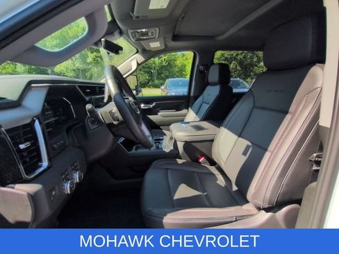 Used 2025 GMC Sierra 2500 Denali w/ Denali Reserve Package AWD/4WD image 9