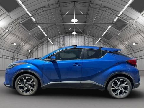 Used 2020 Toyota C-HR XLE FWD image 2