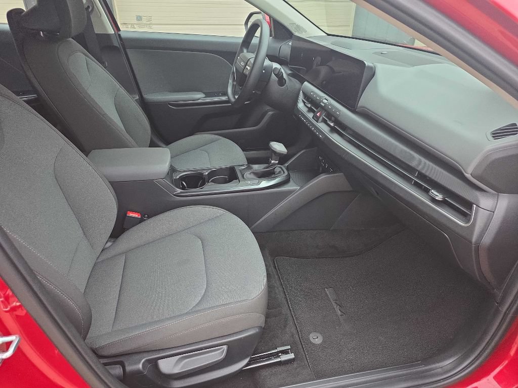Used 2025 Kia K4 FWD image 11