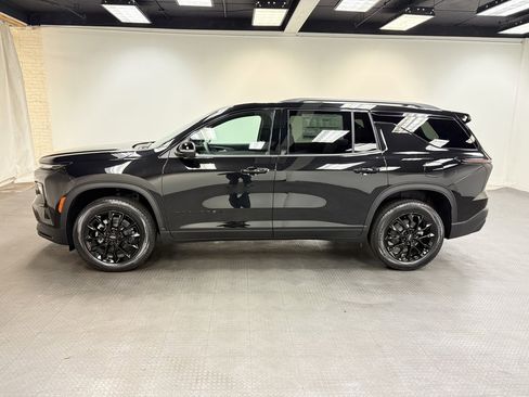 New 2026 Chevrolet Traverse LT w/ Midnight/Sport Edition image 2