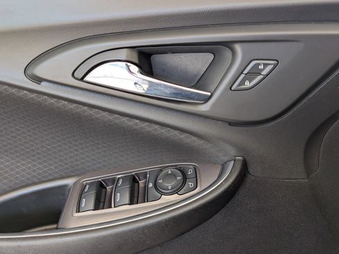 Used 2022 Chevrolet Malibu LT image 16