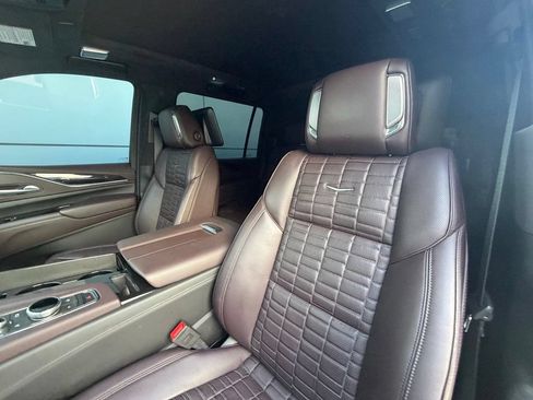 Used 2024 Cadillac Escalade ESV Sport Platinum w/ LPO, ONYX Package AWD/4WD image 12