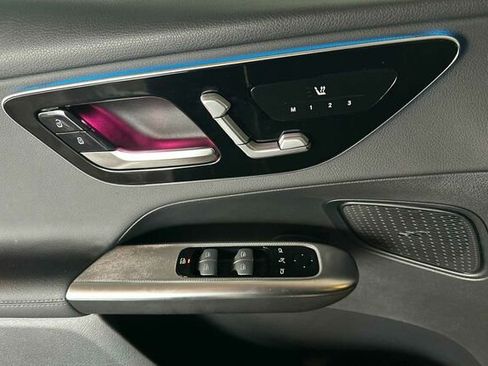 Certified 2025 Mercedes-Benz GLC 300 4MATIC image 11